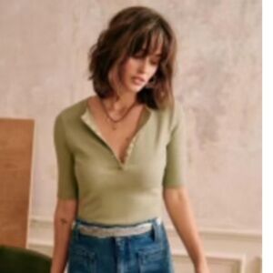 Sezane Theodora T-shirt Kaki Clair - Size XS